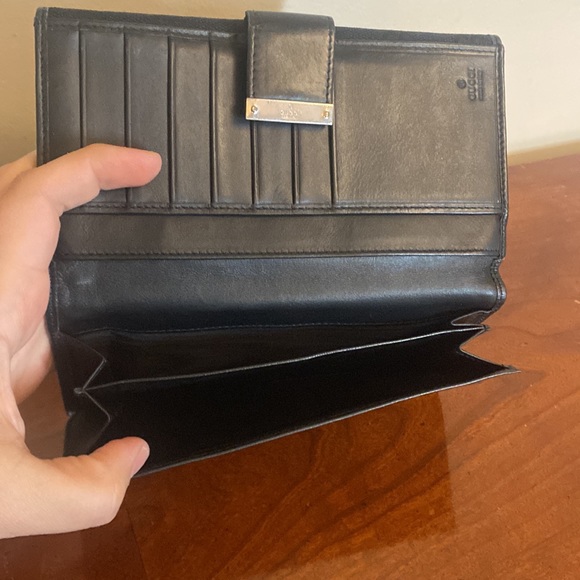 Black Gucci wallet! Gorgeous!! Excellent used condition. - Picture 10 of 12